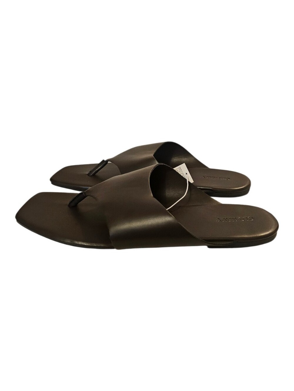 Brown Old Navy Women's Faux-Leather Wide Thong Sandals - Picture 3 of 15